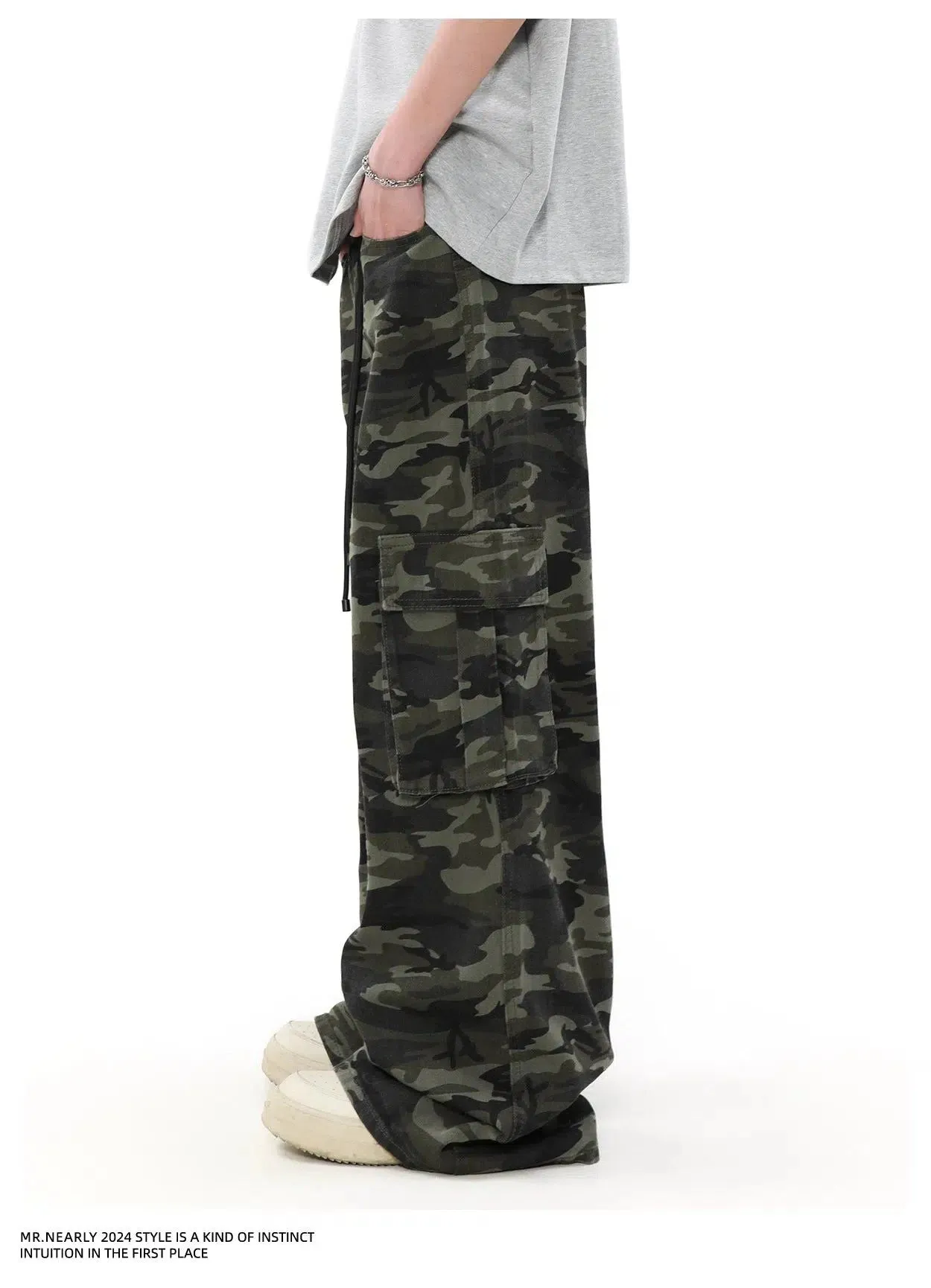 Camo Print Flap Pocket Cargo Pants